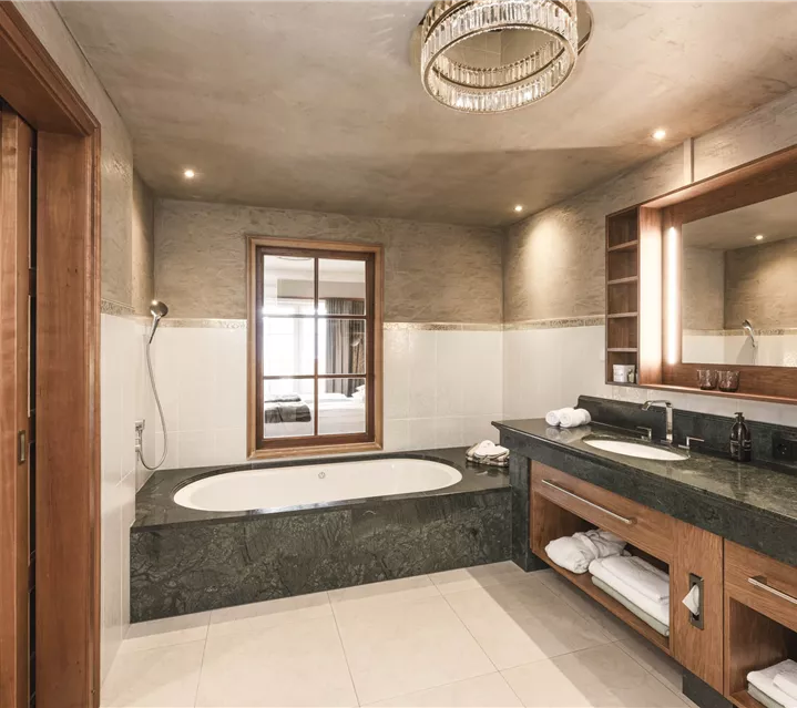 Romantiksuite_Badezimmer