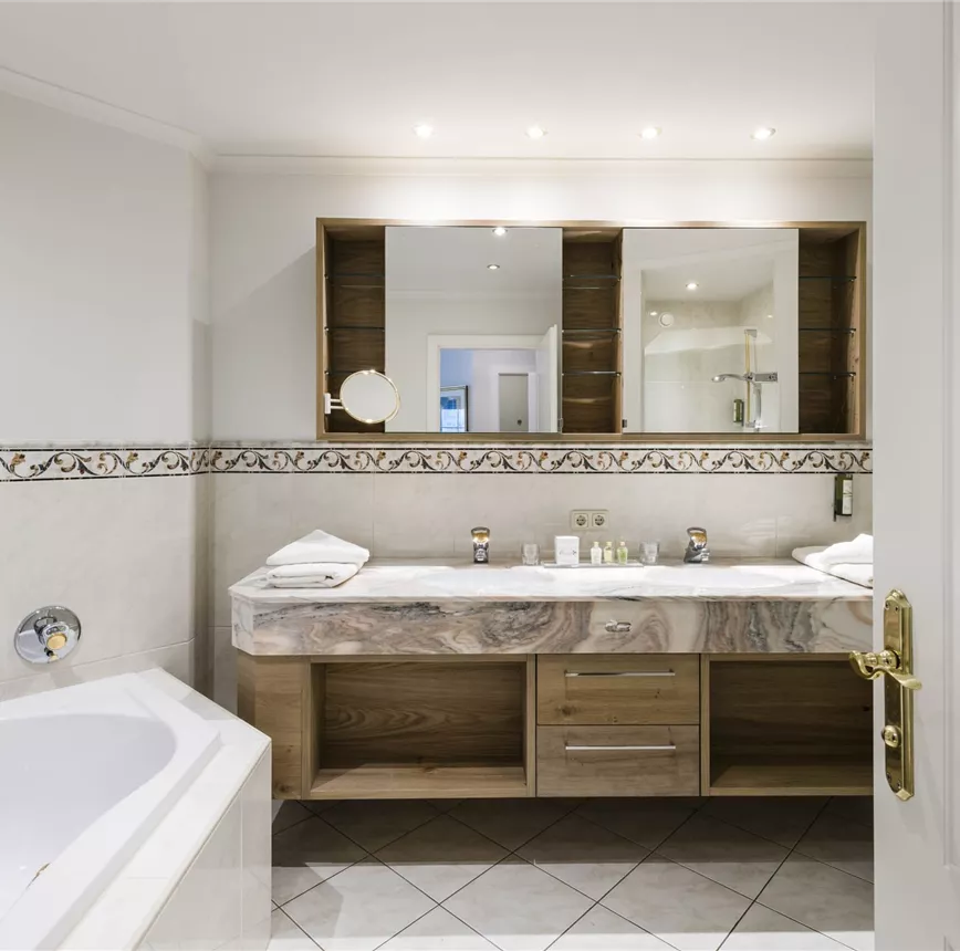 Suite_Royal_c